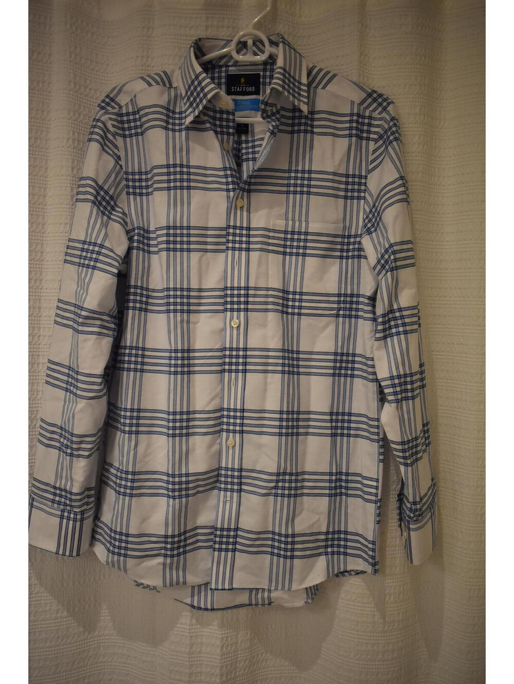 Stafford Men's Regular Fit Blue and White Plaid Dress Shirt Size S